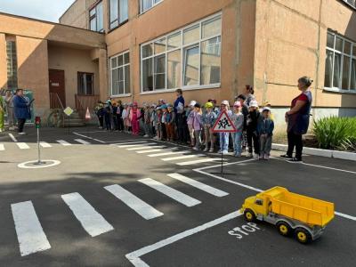 Мценским дошколятам напомнили правила поведения на дорогах