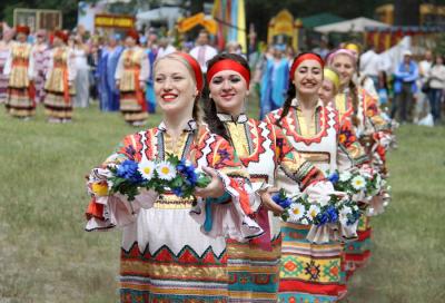 4 июня в селе Льгов Хотынецкого района состоится XXIV Международный фольклорный праздник «Троицкие хороводы в Орловском Полесье»