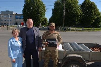 Жители Мценска собрали гуманитарный груз для бойца СВО